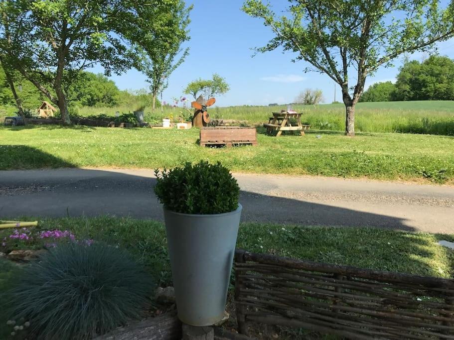 « Le Vieux Hangar » Gite A La Ferme Truffe Exteriér fotografie